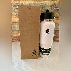 NEW HydroFlask White 32oz Wide Flex Straw Stainless Steel Travel Bottle